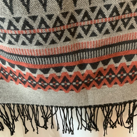 Reversible Aztec Geometric Fringe Poncho Wrap | Black Gray Rust Red - Picture 4 of 8